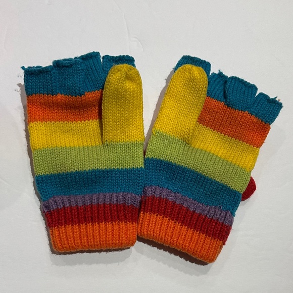 Claire’s Colorful Monkey Earmuffs and Gloves/mitten Set - Picture 4 of 8